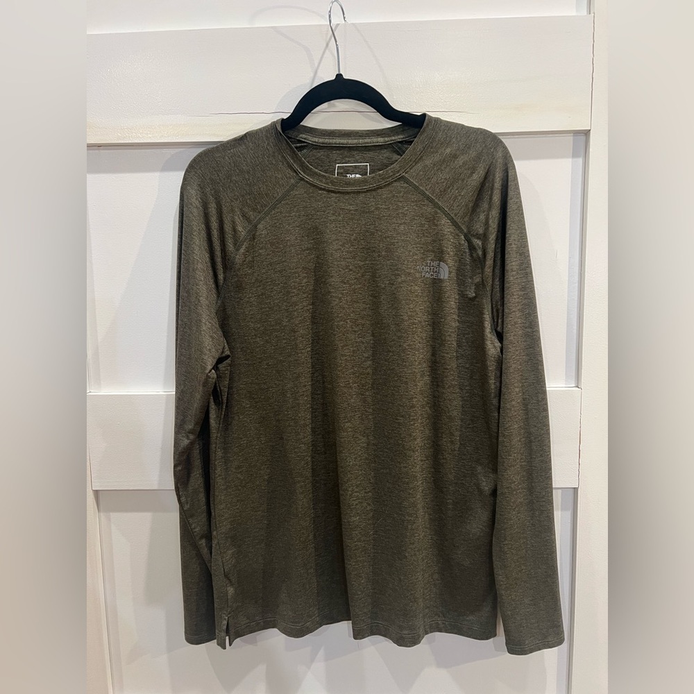 Men’s size medium dri fit long sleeve